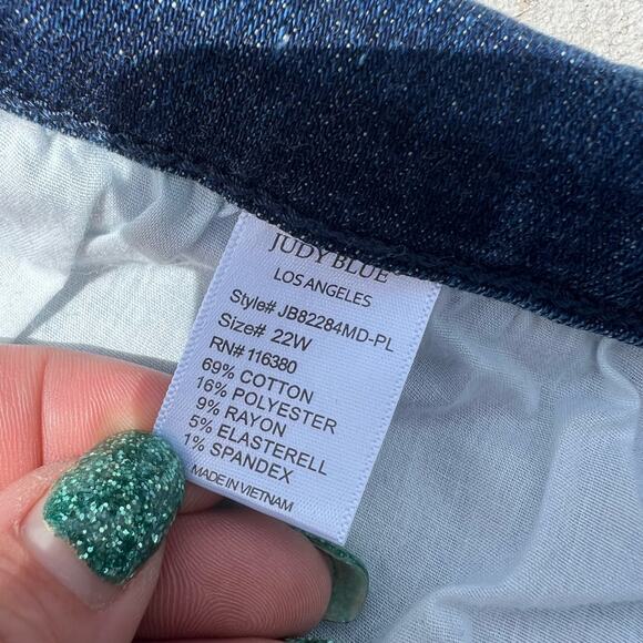 Judy Blue Los Angeles Charleston Distressed High Waist Boyfriend Fit Jeans 22W - Picture 3 of 5